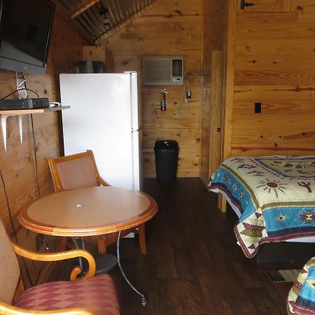 All Tucked Inn Cabins Stockdale Exterior foto