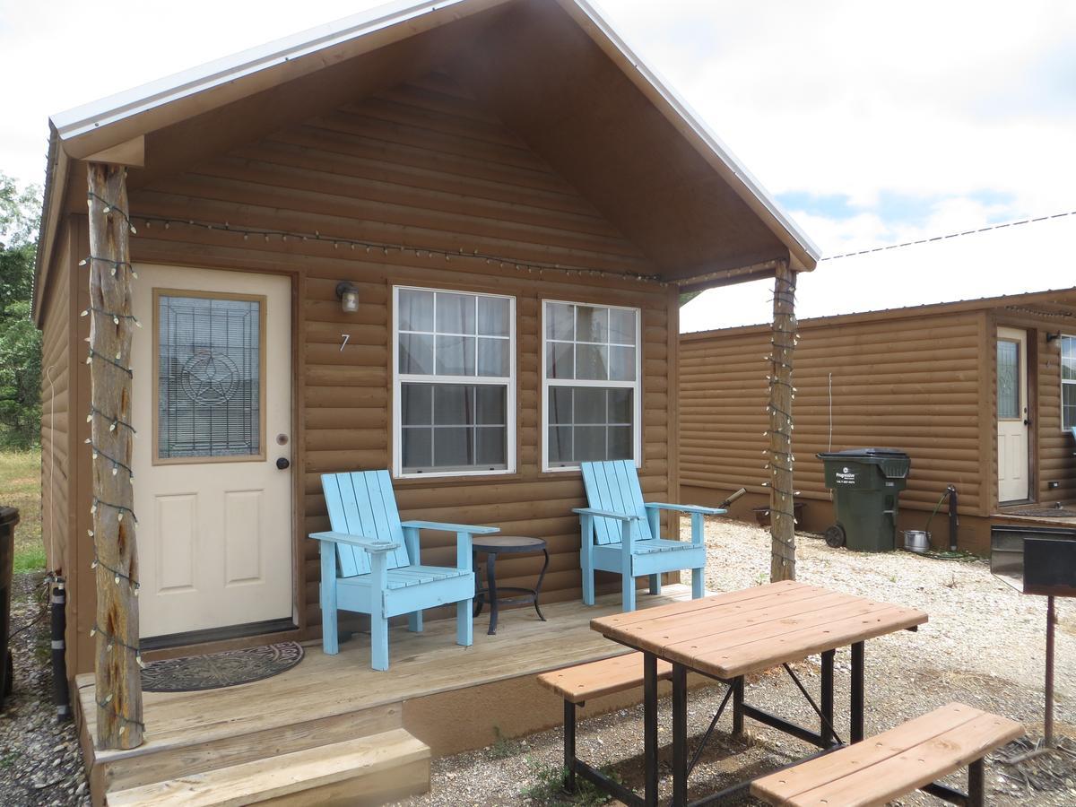 All Tucked Inn Cabins Stockdale Exterior foto