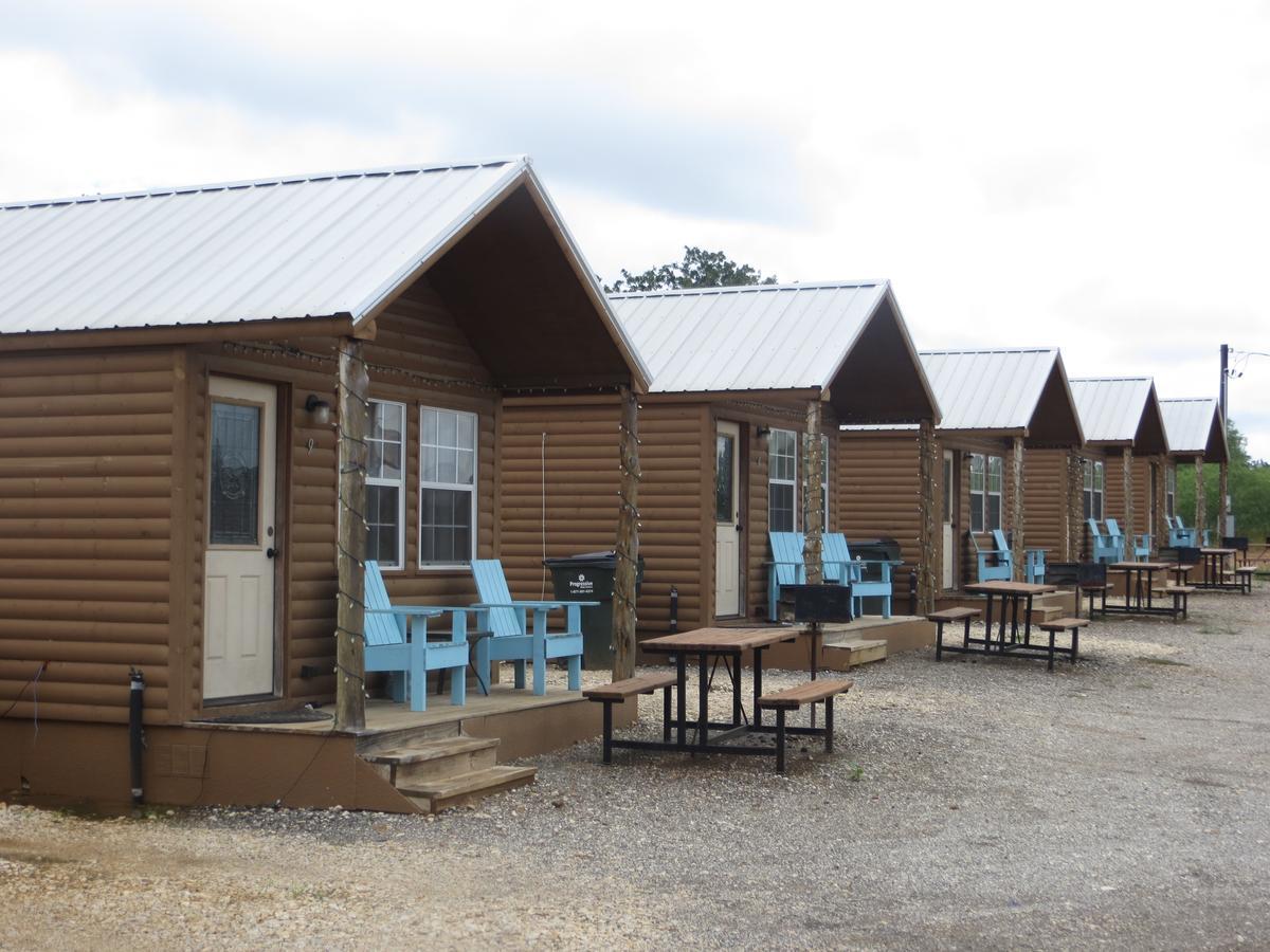 All Tucked Inn Cabins Stockdale Exterior foto