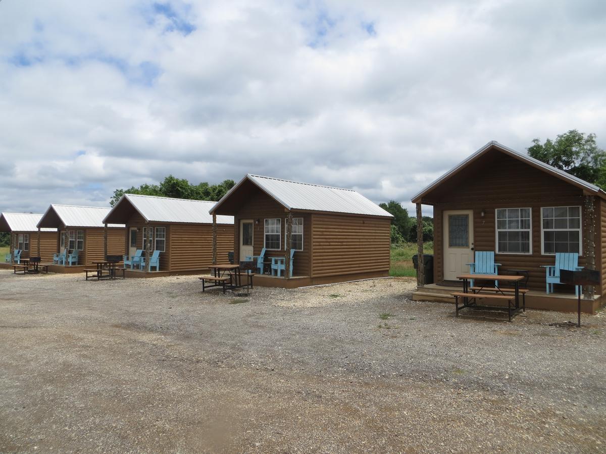 All Tucked Inn Cabins Stockdale Exterior foto